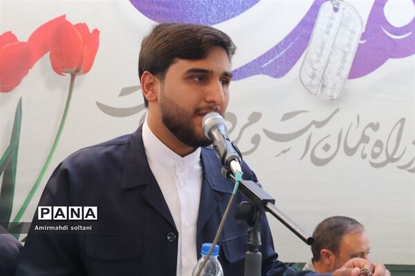 غبارروبی مزار شهدا در تبریز
