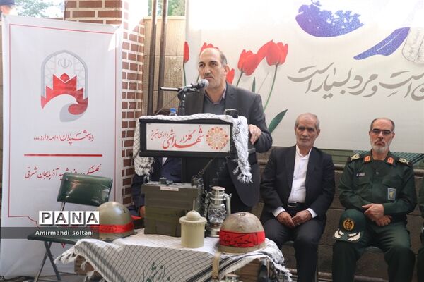 غبارروبی مزار شهدا در تبریز