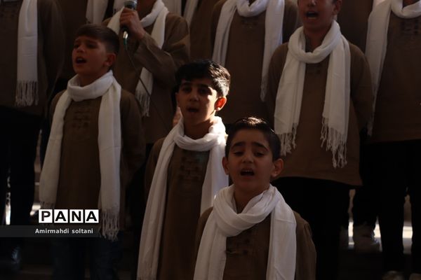 غبارروبی مزار شهدا در تبریز