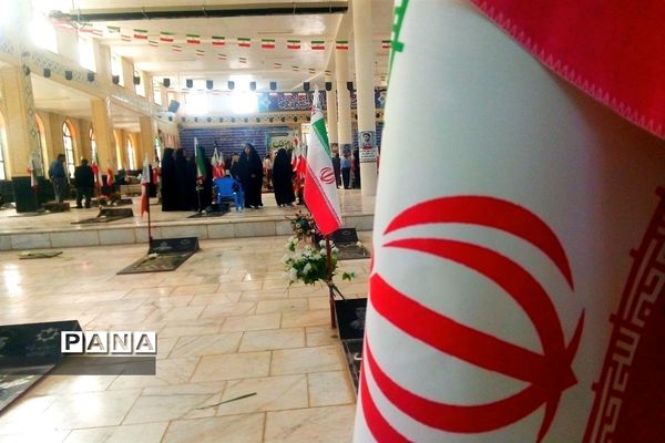 مراسم غبارروبی در گلزار شهدای شهرستان بن