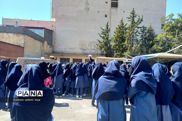 تشییع پیکر مطهر شهید گمنام در دبیرستان تربیت رودهن