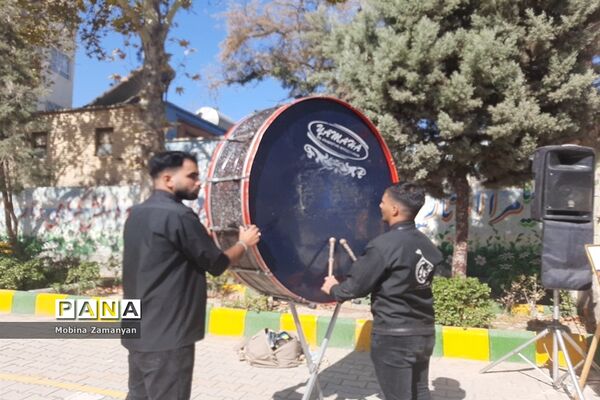 بزرگداشت هفته‌ حفاظت از میهن اسلامی در دبیرستان شاهد شهید حمامی