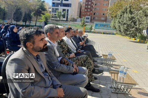 بزرگداشت هفته‌ حفاظت از میهن اسلامی در دبیرستان شاهد شهید حمامی