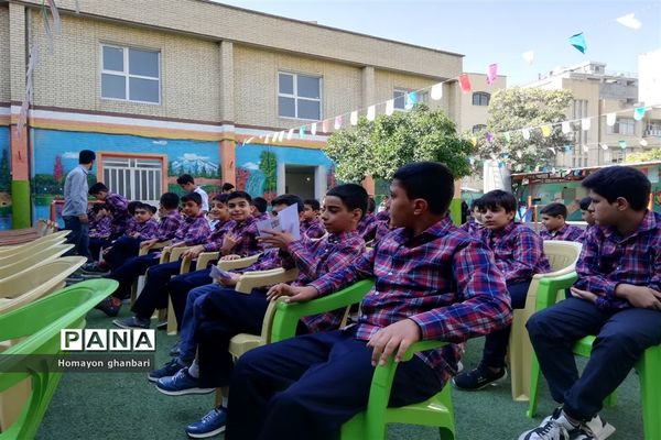 نواختن زنگ مهر عاطفه‌ها در ناحیه 2 شیراز