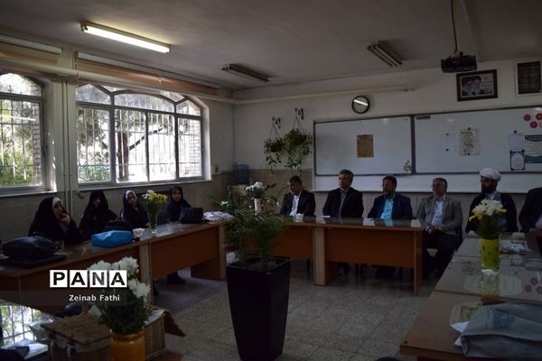 نواختن گلبانگ انتظار در دبیرستان دخترانه فیض کاشانی منطقه ۱۴