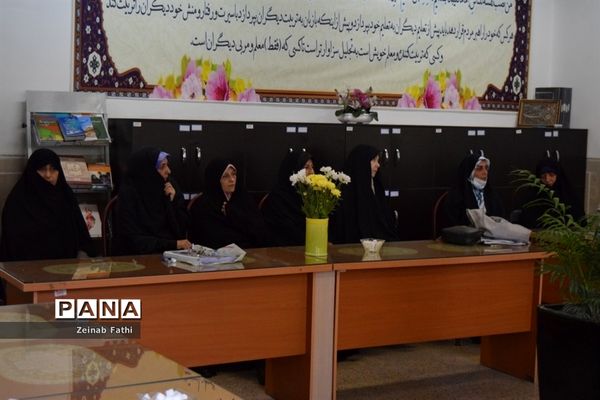 نواختن گلبانگ انتظار در دبیرستان دخترانه فیض کاشانی منطقه ۱۴