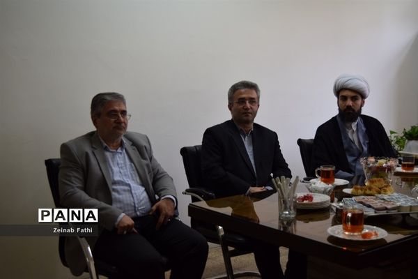 نواختن گلبانگ انتظار در دبیرستان دخترانه فیض کاشانی منطقه ۱۴