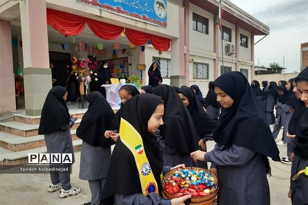 جشن آعاز ولایت امام زمان در دبیرستان عصمت گلوگاه