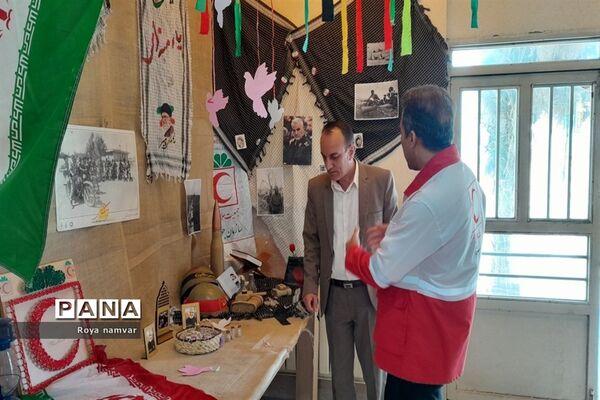 نمایشگاه دفاع مقدس جوانان جمعیت هلال احمر مانه و سملقان