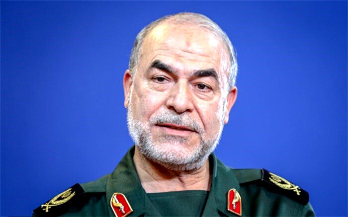 دشمن در جنگ شناختی با برجسته‌سازی مشکلات به دنبال وارونه‌نمایی است
