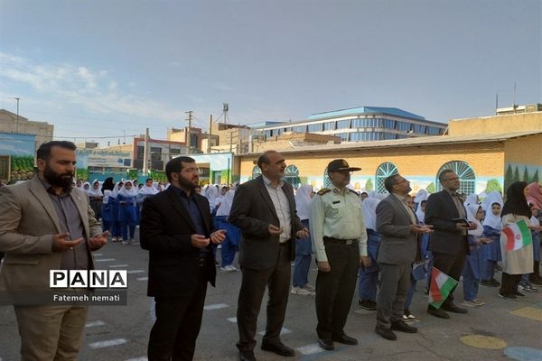 جشن عاطفه‌ها در دبستان حضرت صدیقه شهرستان ملارد