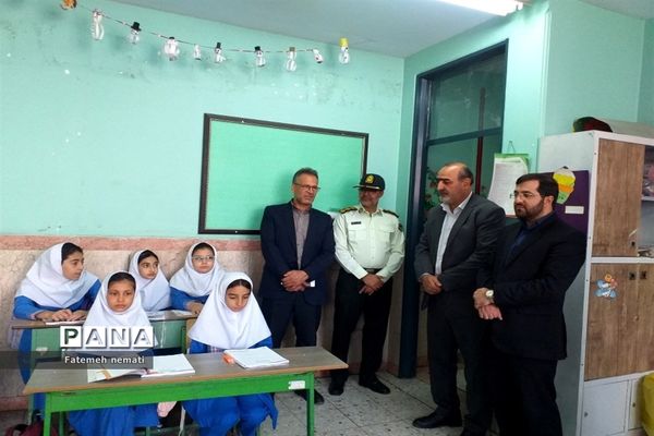 جشن عاطفه‌ها در دبستان حضرت صدیقه شهرستان ملارد