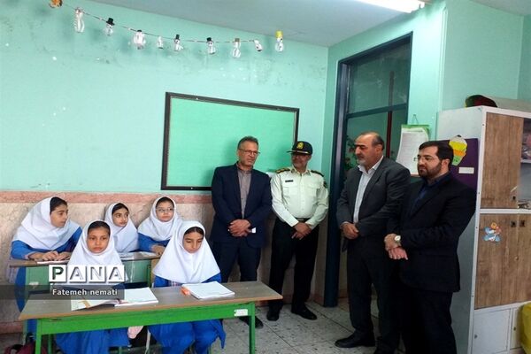 جشن عاطفه‌ها در دبستان حضرت صدیقه شهرستان ملارد
