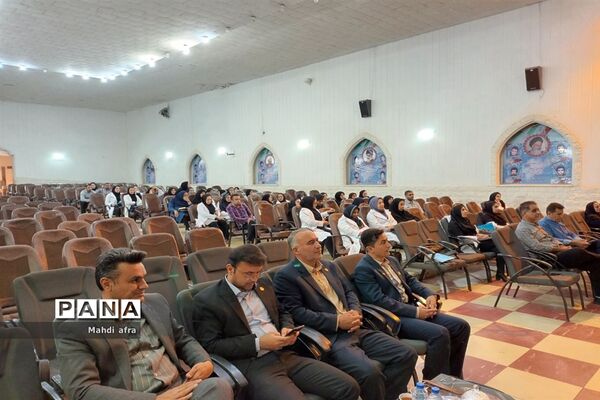 کارگاه توانمند‌سازی مراقبین سلامت مدارس قطب ۶ استان خوزستان