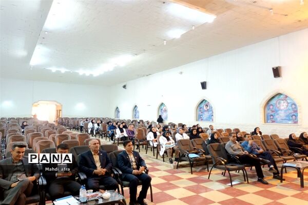 کارگاه توانمند‌سازی مراقبین سلامت مدارس قطب ۶ استان خوزستان
