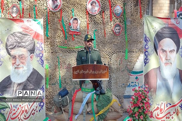 زنگ ایثار و مقاومت با حضور پدر  شهید احمدی روشن در نایین