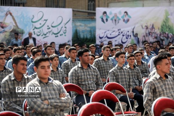 آیین افتتاحیه چهارمین دوره لاله‌های روشن