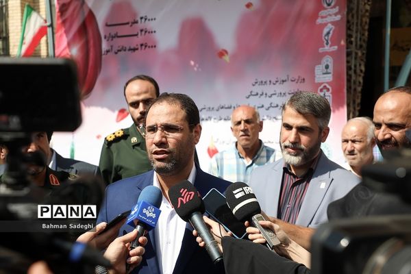 آیین افتتاحیه چهارمین دوره لاله‌های روشن