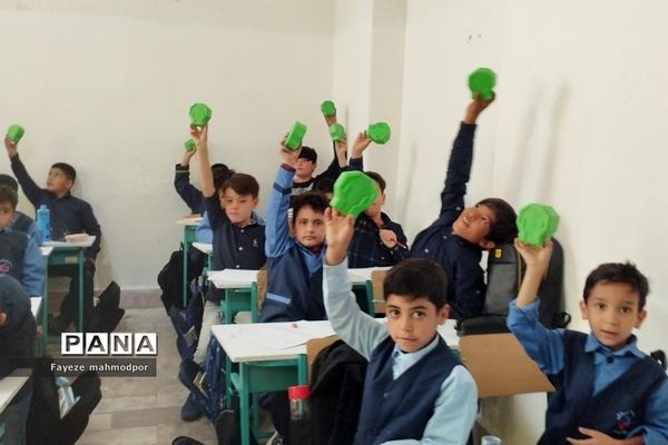 جشن عاطفه‌ها در دبستان دانش‌ رودهن