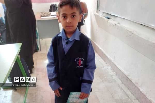 جشن عاطفه‌ها در دبستان دانش‌ رودهن