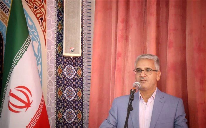 مدرسه سنگر دفاع در برابر حکمرانی‌های دیجیتال و جنون تکنولوژی است