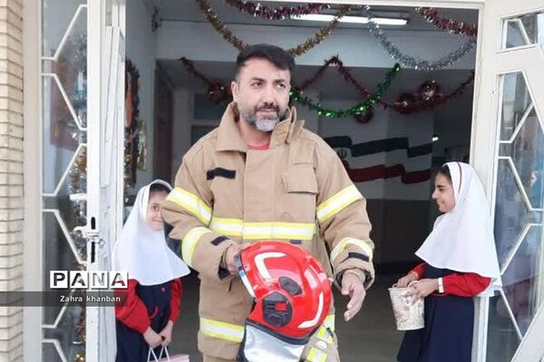 برگزاری روز آتش‌نشانی در دبستان دخترانه سما 2 رودهن