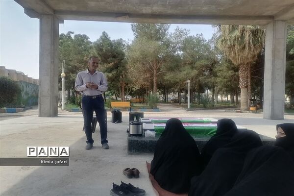تجدید پیمان بانوان بسیجی بافقی با شهدا