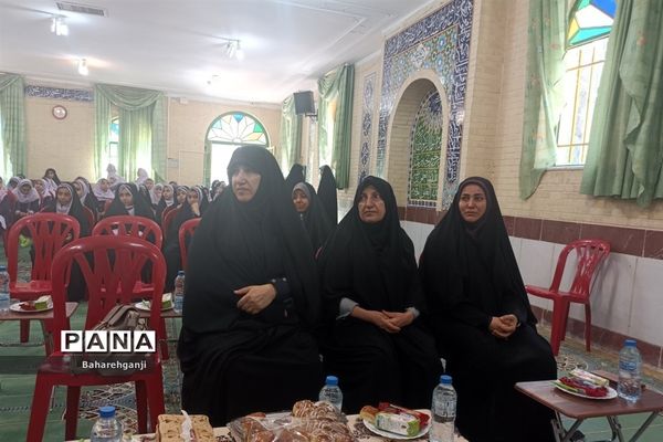 آیین رو نمایی از کتاب «به رسم عموقاسم» دل نوشته‌های دانش‌آموزان در دبستان شاهد لاله‌ها