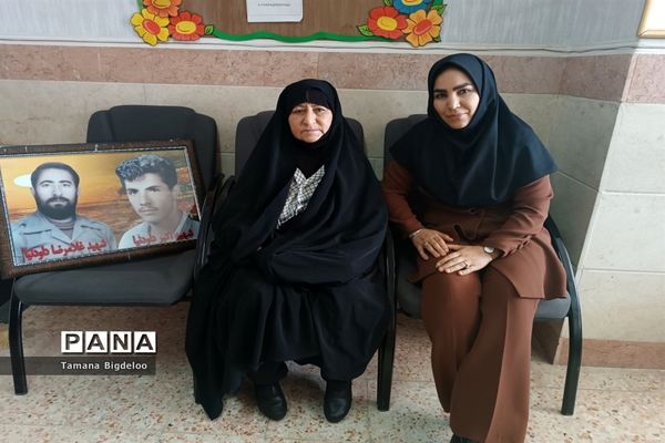 مراسم گرامیداشت و یاد شهدا به‌مناسبت هفته دفاع مقدس در مدرسه توفیق