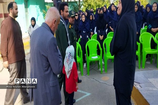 برگزاری مراسم دفاع مقدس در آموزشگاه دخترانه علامه مجلسی شهرستان پیشوا