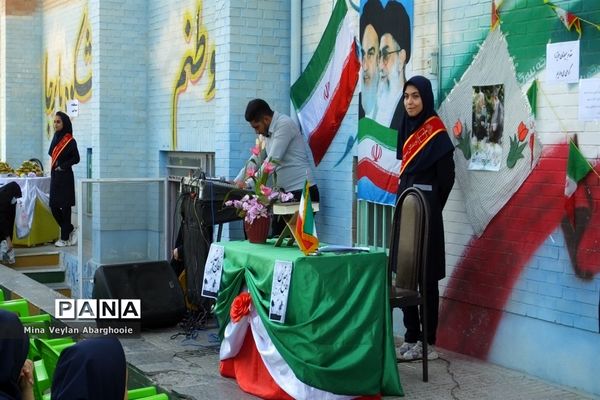 برگزاری مراسم دفاع مقدس در آموزشگاه دخترانه علامه مجلسی شهرستان پیشوا