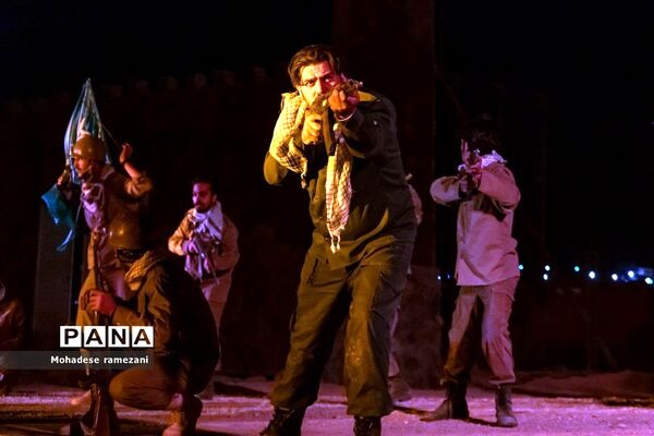نمایش بزرگ میدانی نوری در نیمروز در بوستان کوهشار