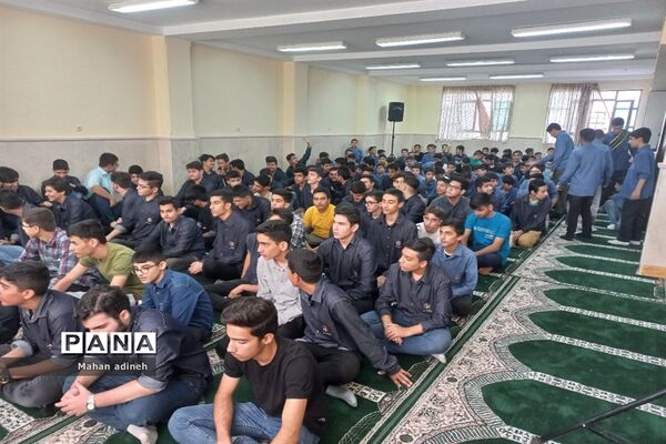 مراسم تجدید پیمان با شهید گمنام در دبیرستان علامه حلی۲ شهر جدید پرند