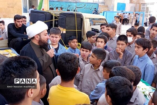 تشییع شهید گمنام در دبیرستان ۱۳ آبان و متوسطه اول سما رودهن