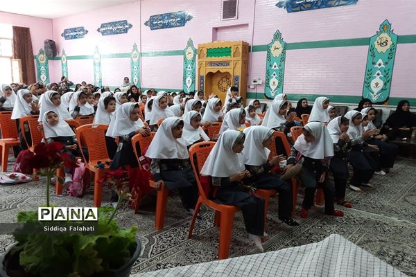 جشن شکوفه‌های دبستان عالیه جبروتی یک یزد همزمان با آغاز هفته دفاع مقدس