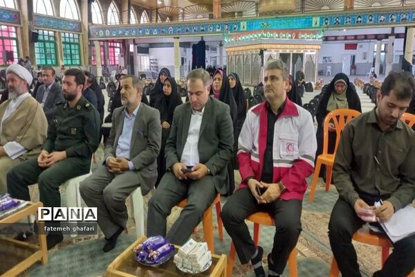 رزمایش توزیع لوازم التحریر به دانش‌آموزان در قائمشهر