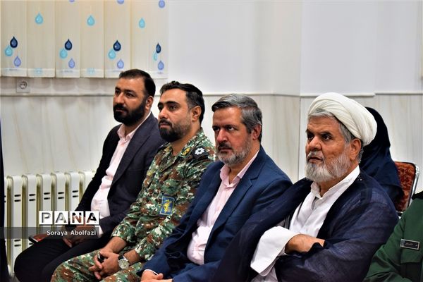 جشن عاطفه‌ها در مدرسه حضرت مریم اردکان