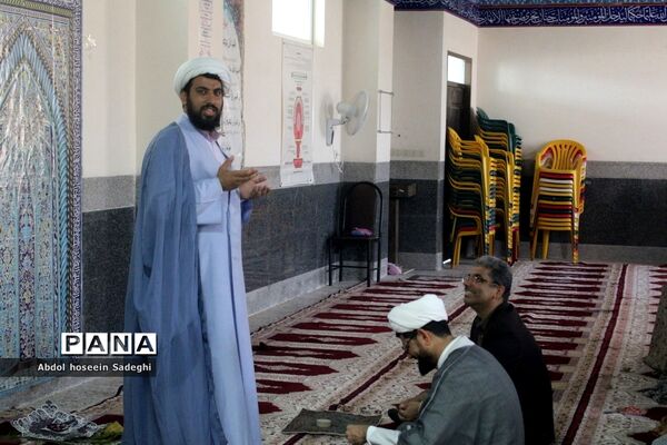 نماز جماعت در دبیرستان متوسطه اول شهید سهام خیام بوشهر