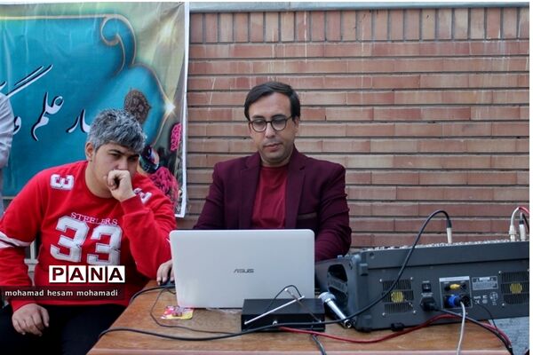آیین نواختن زنگ ایثار و شهادت در دبیرستان پسرانه نابینایان امید