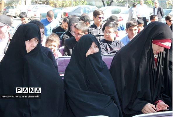 آیین نواختن زنگ ایثار و شهادت در دبیرستان پسرانه نابینایان امید