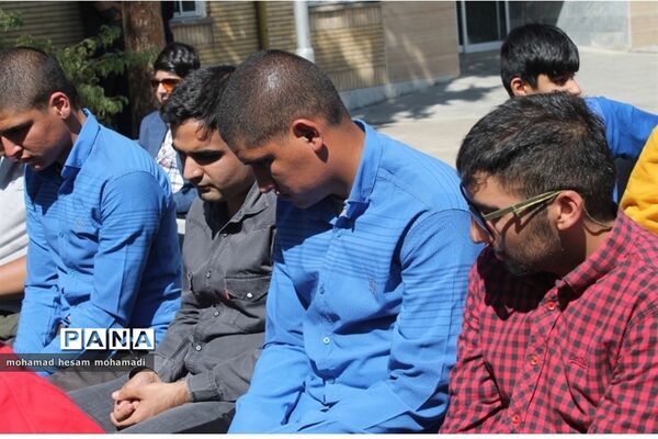 آیین نواختن زنگ ایثار و شهادت در دبیرستان پسرانه نابینایان امید