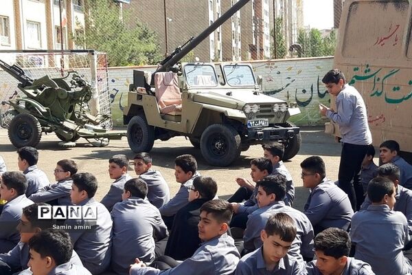 تشییع پیکر مطهر شهید گمنام در 2 مدرسه رودهن‌