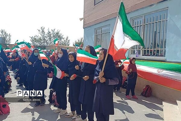 تشییع پیکر مطهر شهید گمنام در 2 مدرسه رودهن‌