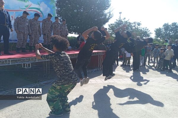 همایش بزرگ پیاده‌روی خانوادگی در شهرستان رباط‌کریم