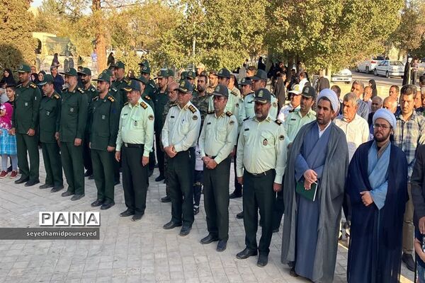 ادای احترام به شهدای دفاع مقدس ابرکوه به مناسبت هفته دفاع مقدس