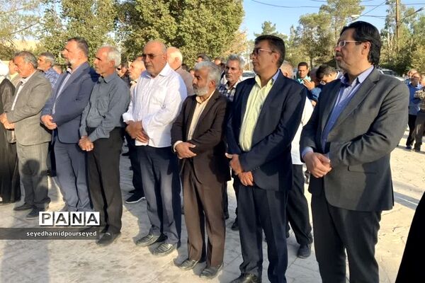 ادای احترام به شهدای دفاع مقدس ابرکوه به مناسبت هفته دفاع مقدس