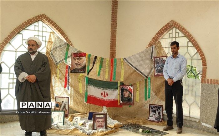 برگزاری یادواره شهدا به مناسبت هفته دفاع مقدس در امامزاده روستای فجرآباد/فیلم