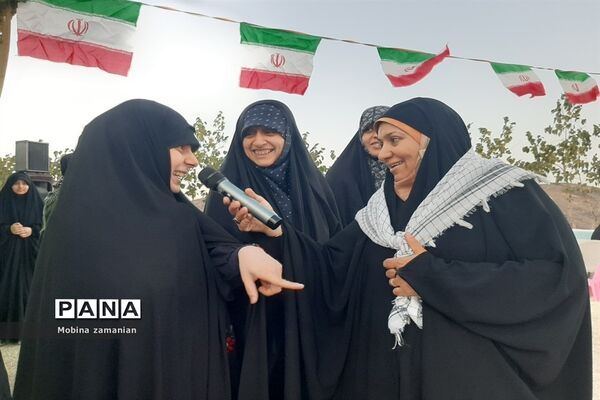 بزرگداشت هفته دفاع مقدس در مزار شهدای پارک خورشید