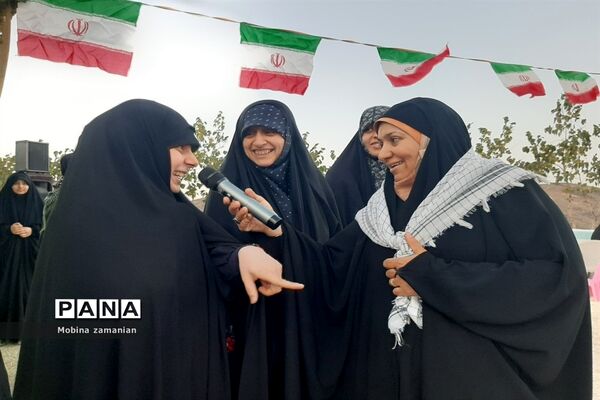 بزرگداشت هفته دفاع مقدس در مزار شهدای پارک خورشید