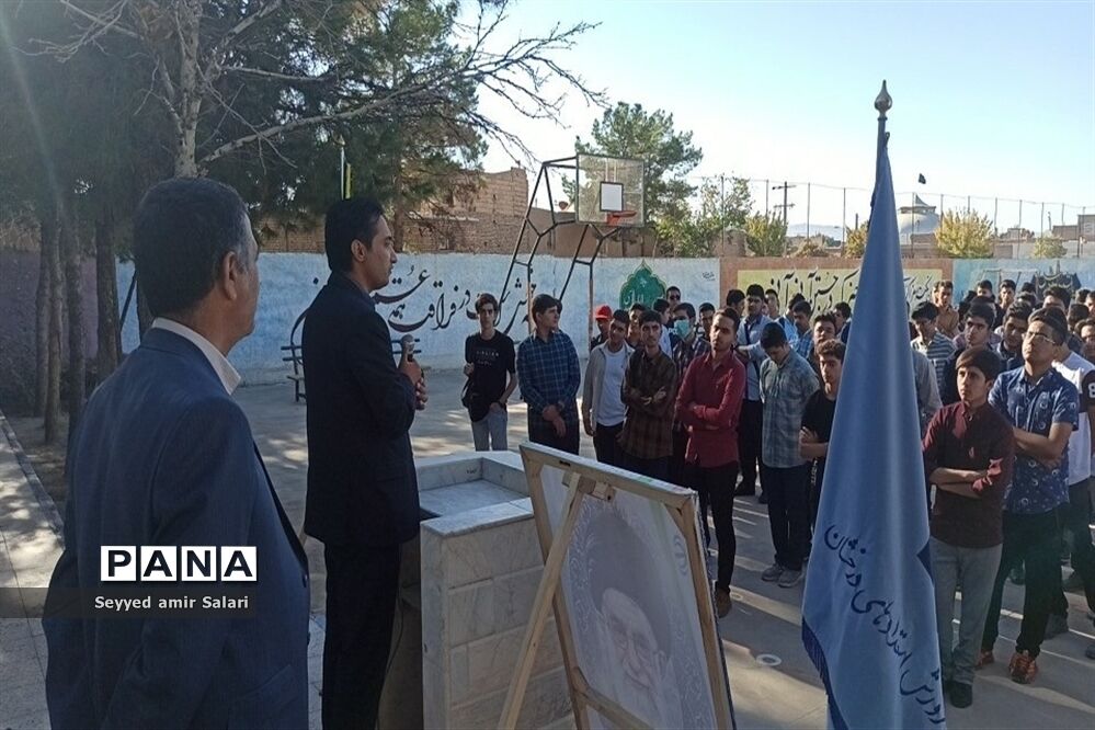 برگزاری هفته دفاع مقدس در دبیرستان تیزهوشان شهید بهشتی کاشمر